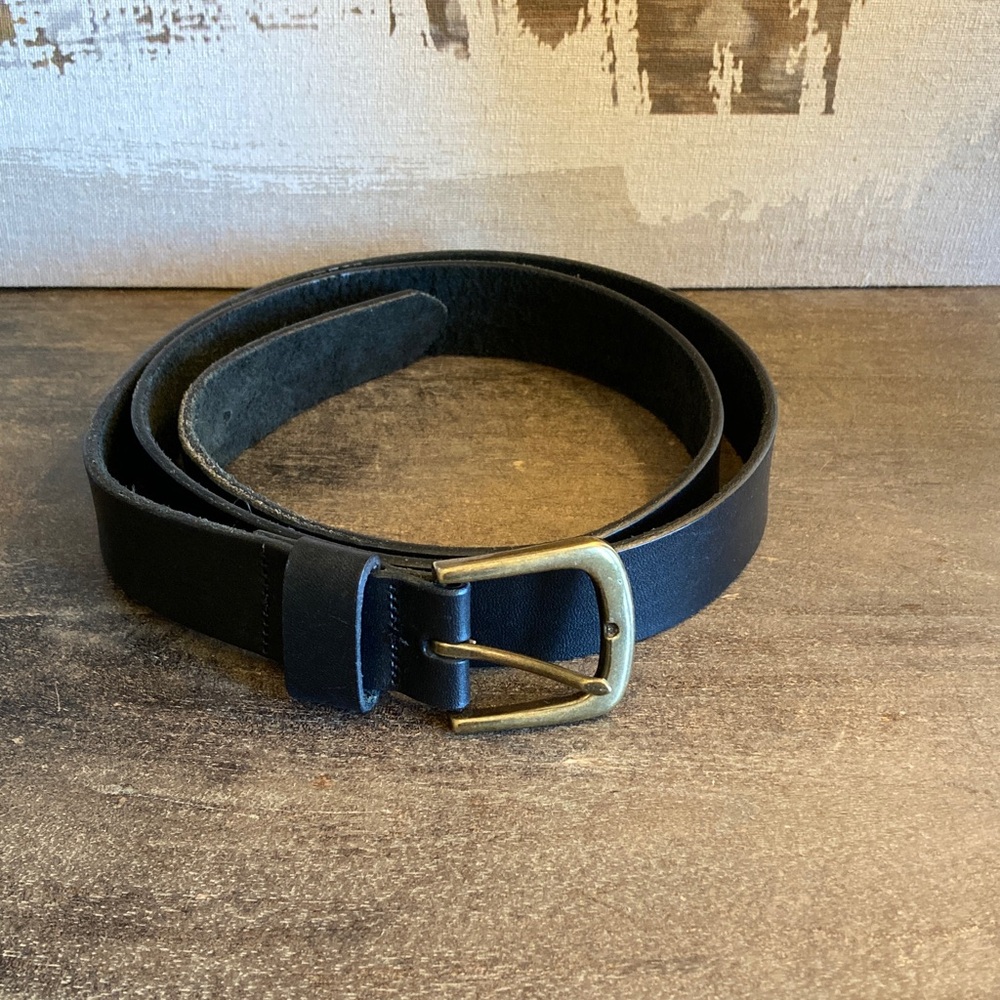 Duluth Trading‎ Men's Black Leather Belt Brushed Gold Buckle Size 48 Classic